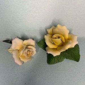 Set of 2 porcelain flowers (roses)